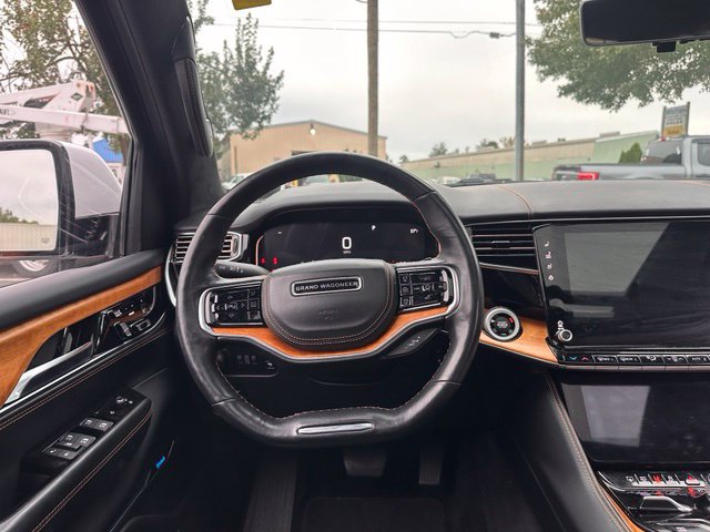 Used 2022 Jeep Grand Wagoneer Series III AWD/4WD image 19