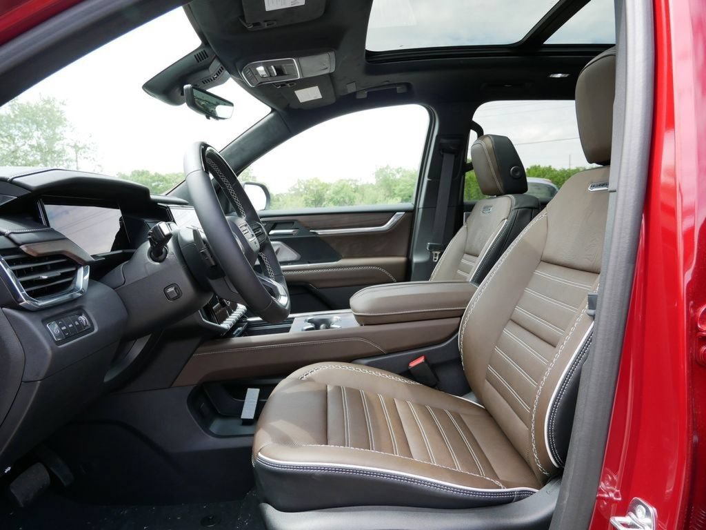 New 2026 GMC Acadia Denali Ultimate AWD/4WD image 7