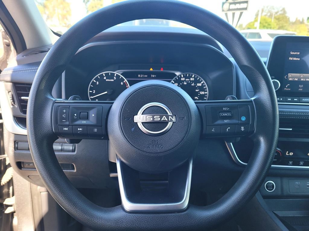 Used 2023 Nissan Rogue SV image 28