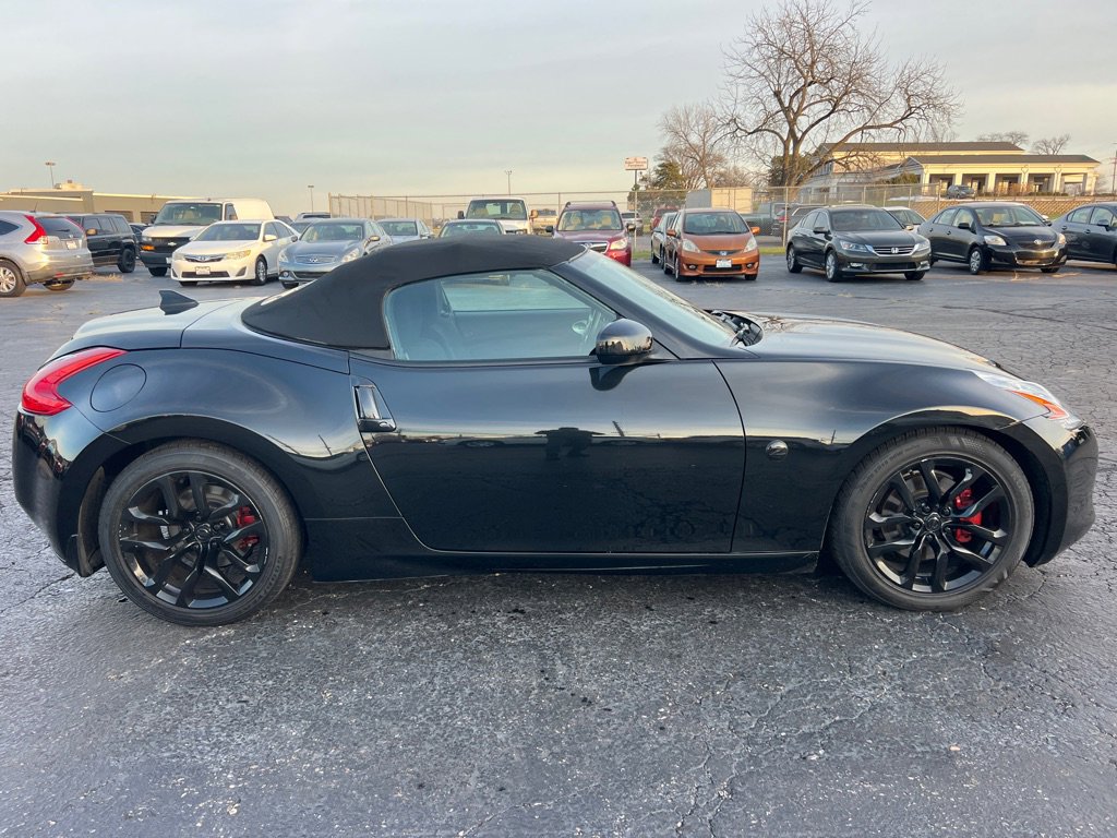 Used 2012 Nissan 370Z Roadster image 8