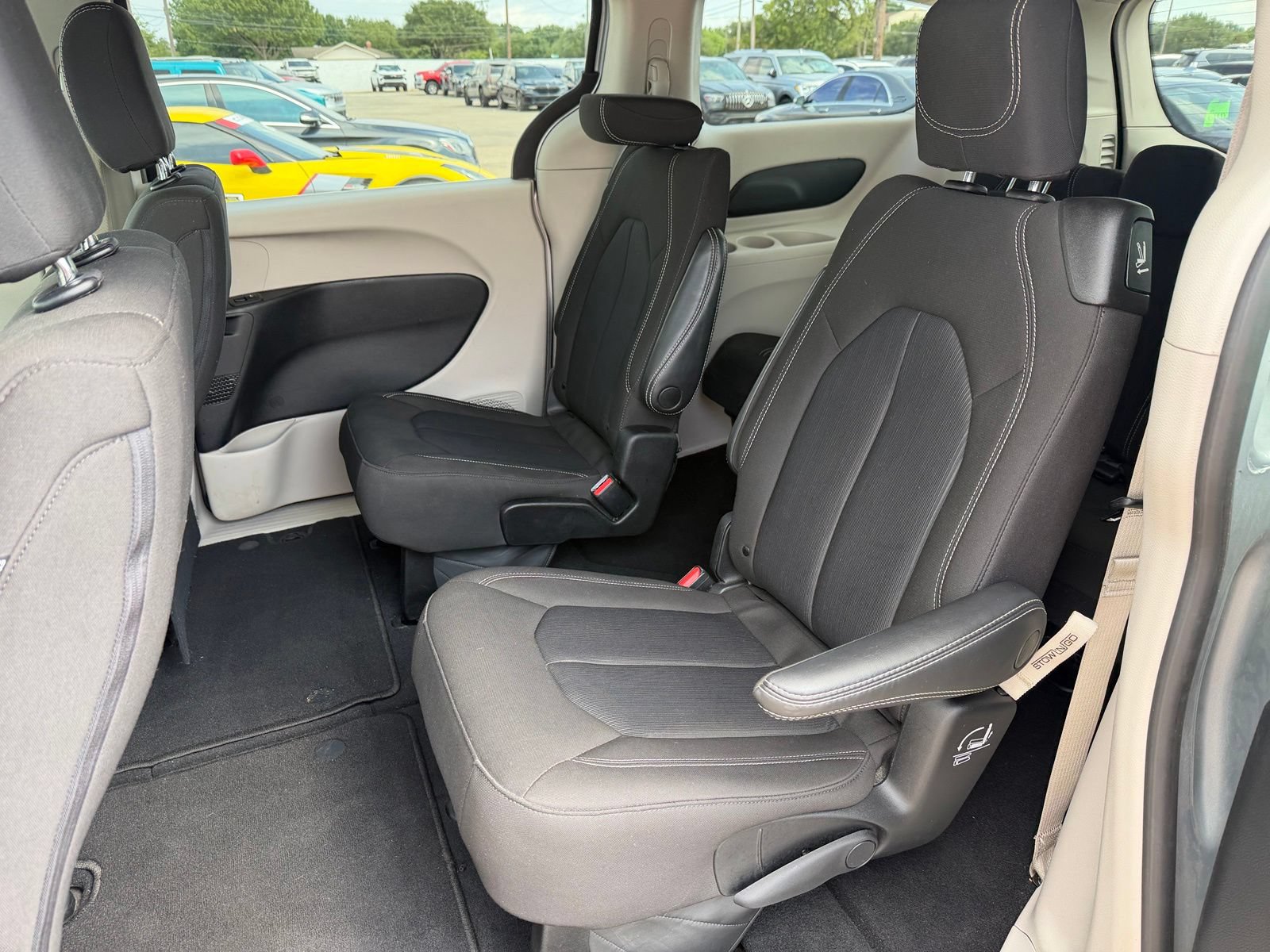 Used 2023 Chrysler Voyager LX FWD image 22