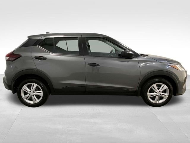New 2025 Nissan Kicks Play S image 2