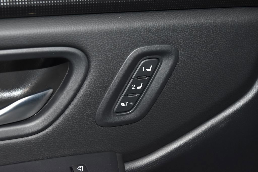 Used 2025 Honda Pilot Black Edition image 5