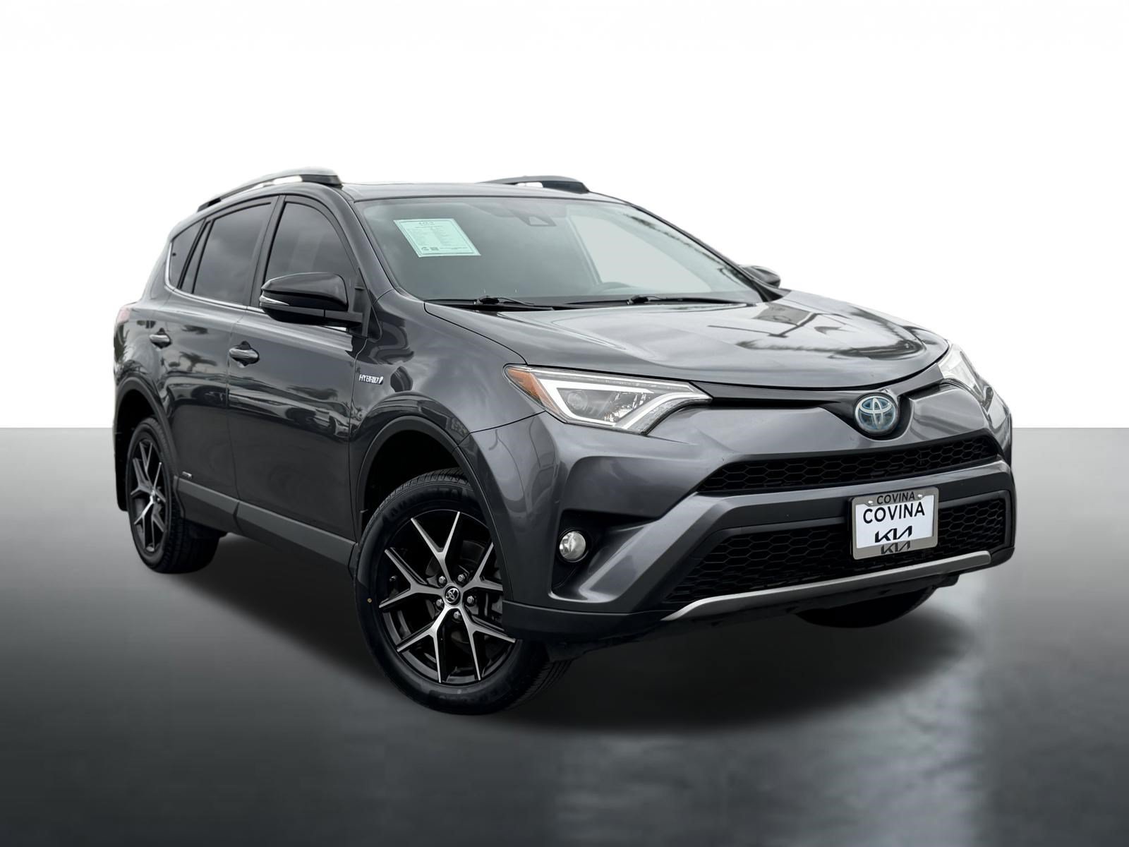 Used 2018 Toyota RAV4 SE