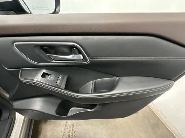 Used 2021 Nissan Rogue SL w/ Premium Package AWD/4WD image 24