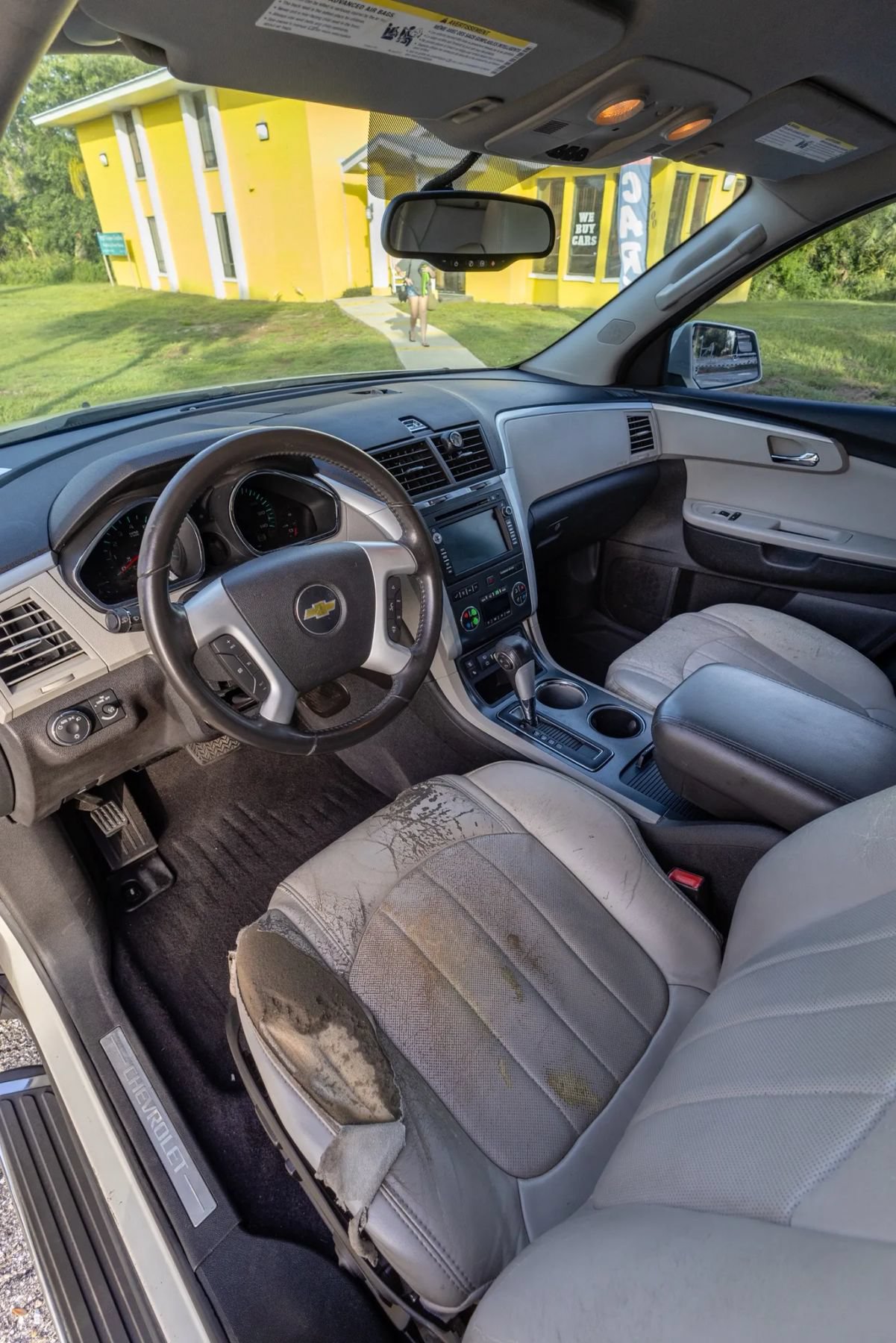 Used 2011 Chevrolet Traverse LTZ w/ LPO, 'HIT The Road' Package FWD image 8