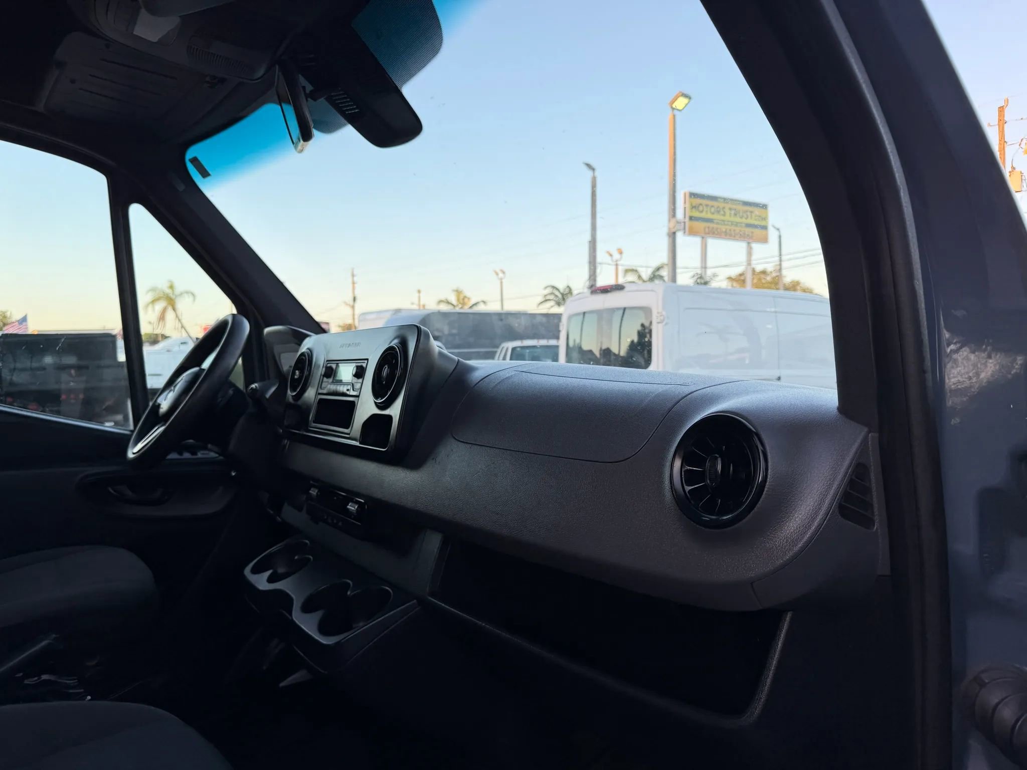 Used 2019 Mercedes-Benz Sprinter 144 image 19