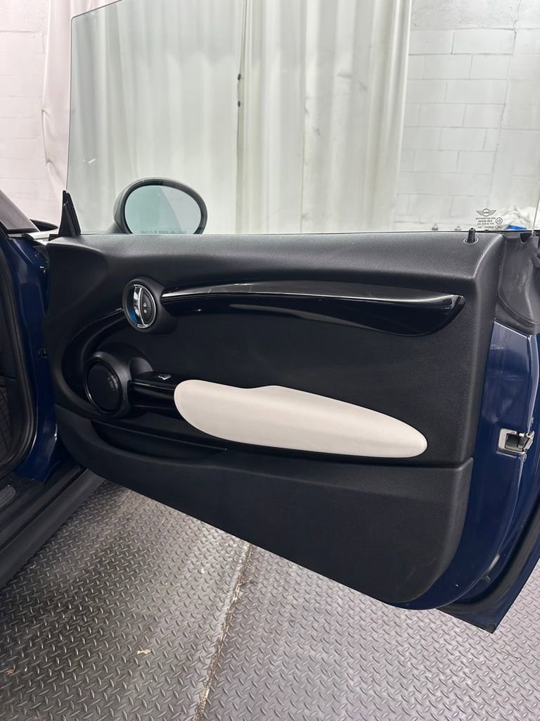 Used 2019 MINI Cooper S image 28