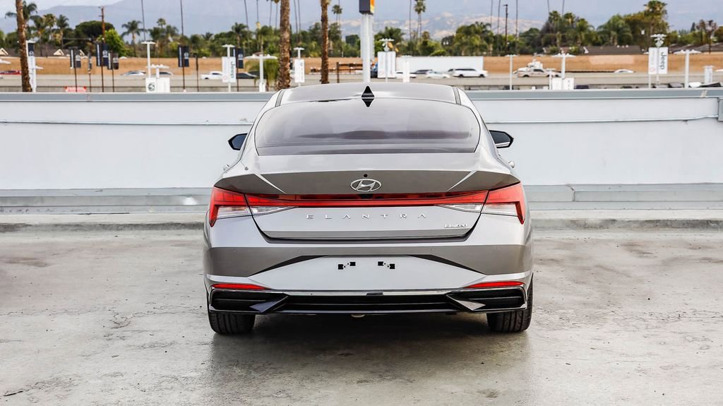 Used 2023 Hyundai Elantra Limited FWD image 8