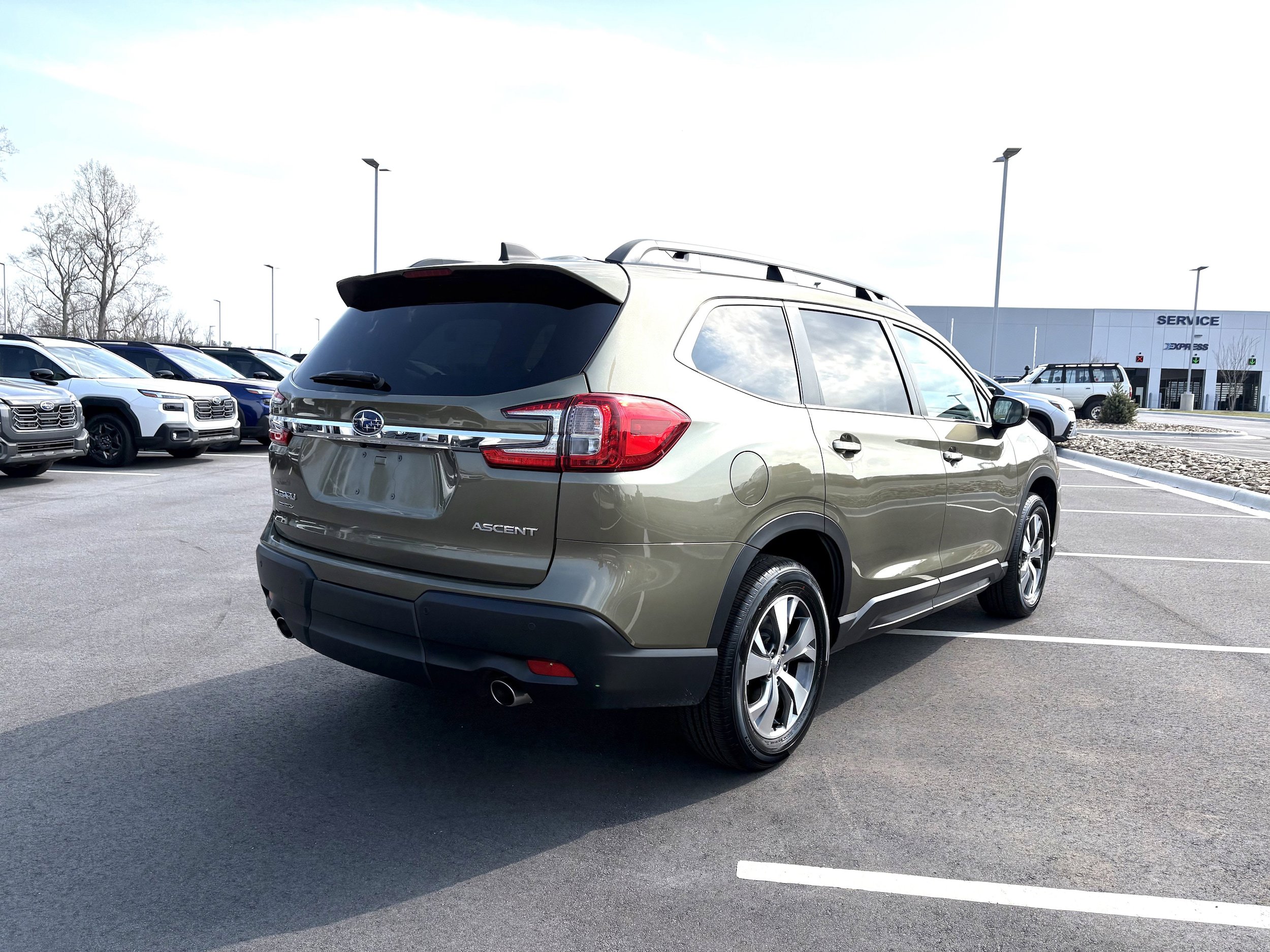 Used 2025 Subaru Ascent Premium image 9