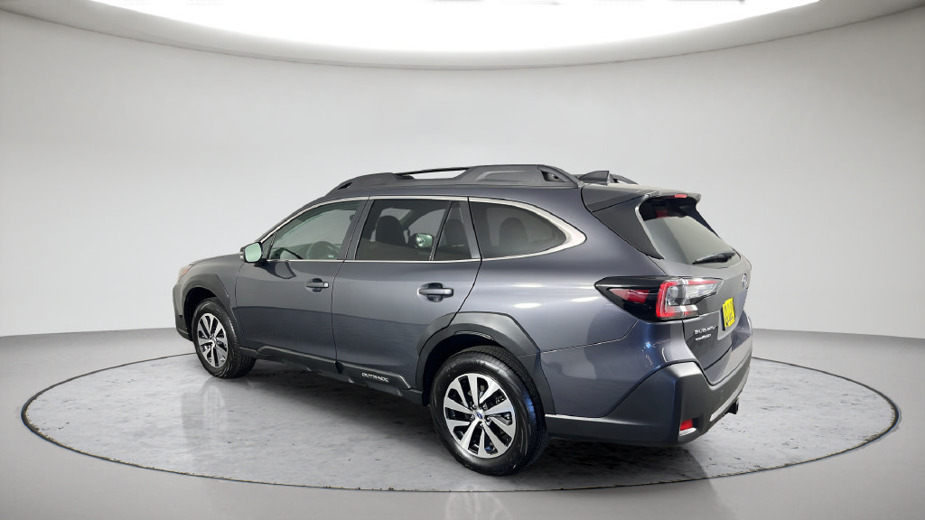 Used 2023 Subaru Outback Premium AWD/4WD image 11