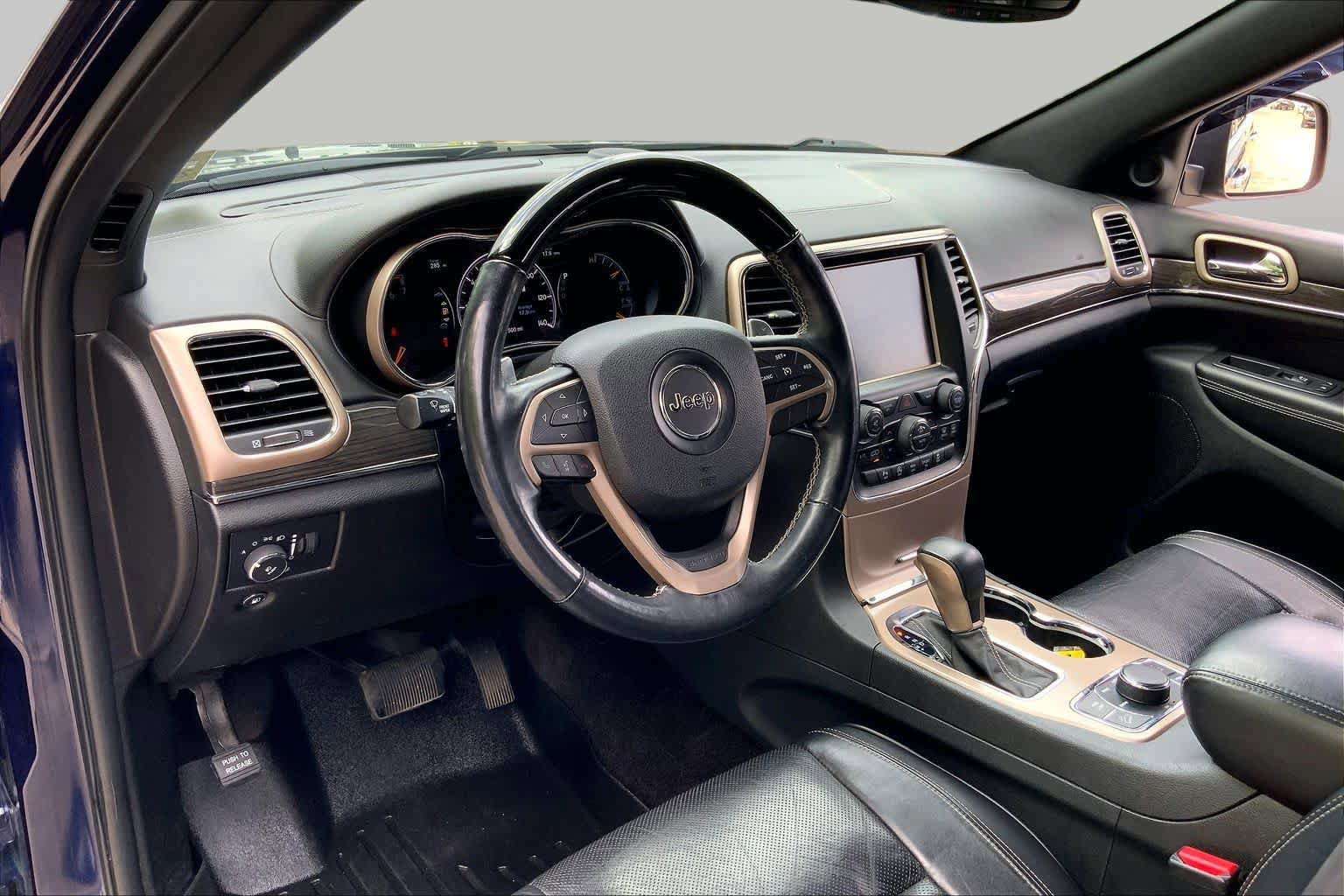 Used 2017 Jeep Grand Cherokee Overland AWD/4WD image 18