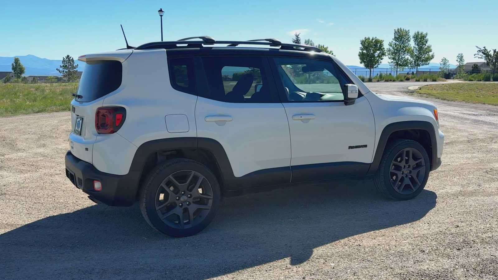 Used 2019 Jeep Renegade Limited w/ Quick Order Package 22P AWD/4WD image 9