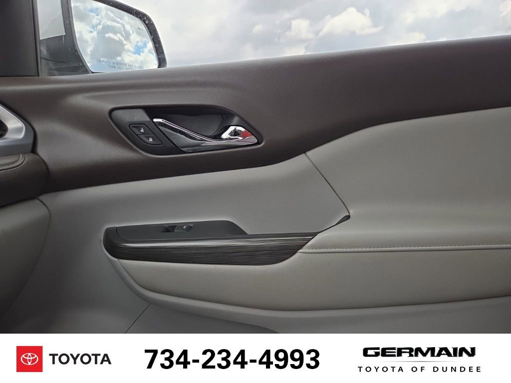 Used 2017 GMC Acadia SLT w/ LPO, Floor Liner Package image 30