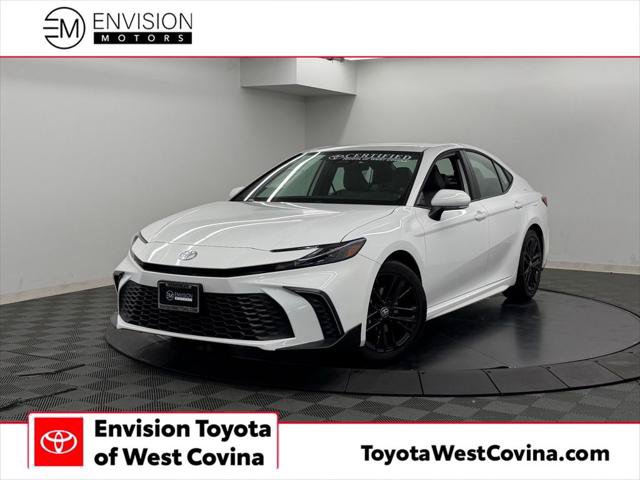 Used 2026 Toyota Camry SE FWD image 1