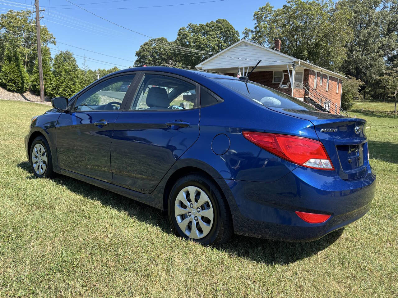 Used 2017 Hyundai Accent SE image 3