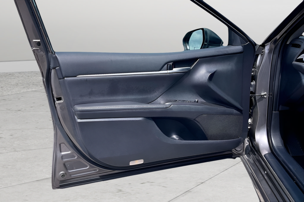 Used 2023 Toyota Camry XSE FWD image 17