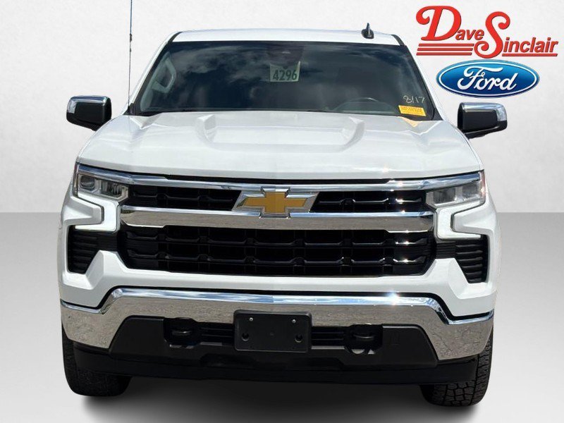 Used 2023 Chevrolet Silverado 1500 LT w/ Z71 Off-Road Package AWD/4WD image 2