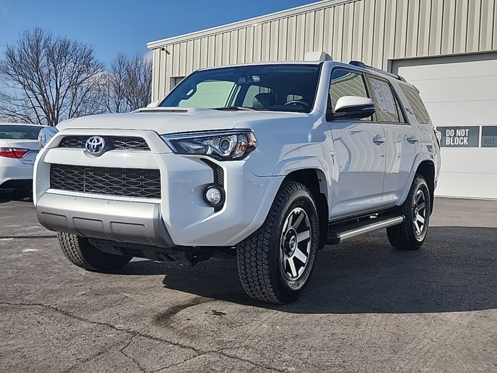 Used 2018 Toyota 4Runner TRD Off-Road Premium image 3