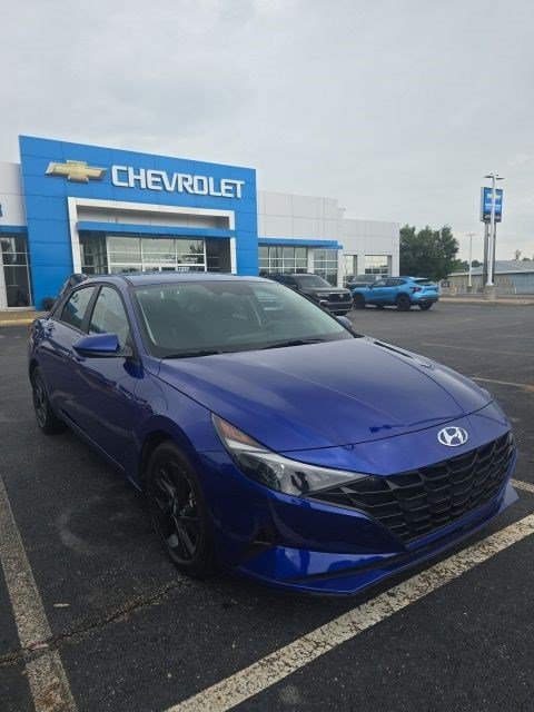 Used 2023 Hyundai Elantra SEL FWD image 2