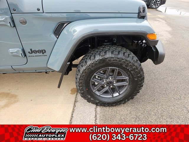 Used 2024 Jeep Gladiator Sport image 11