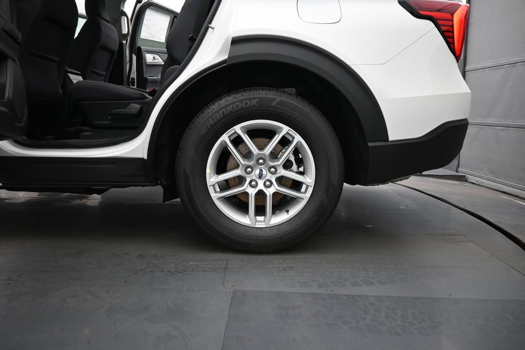 New 2026 Ford Explorer Active w/ Active Comfort Package RWD image 22
