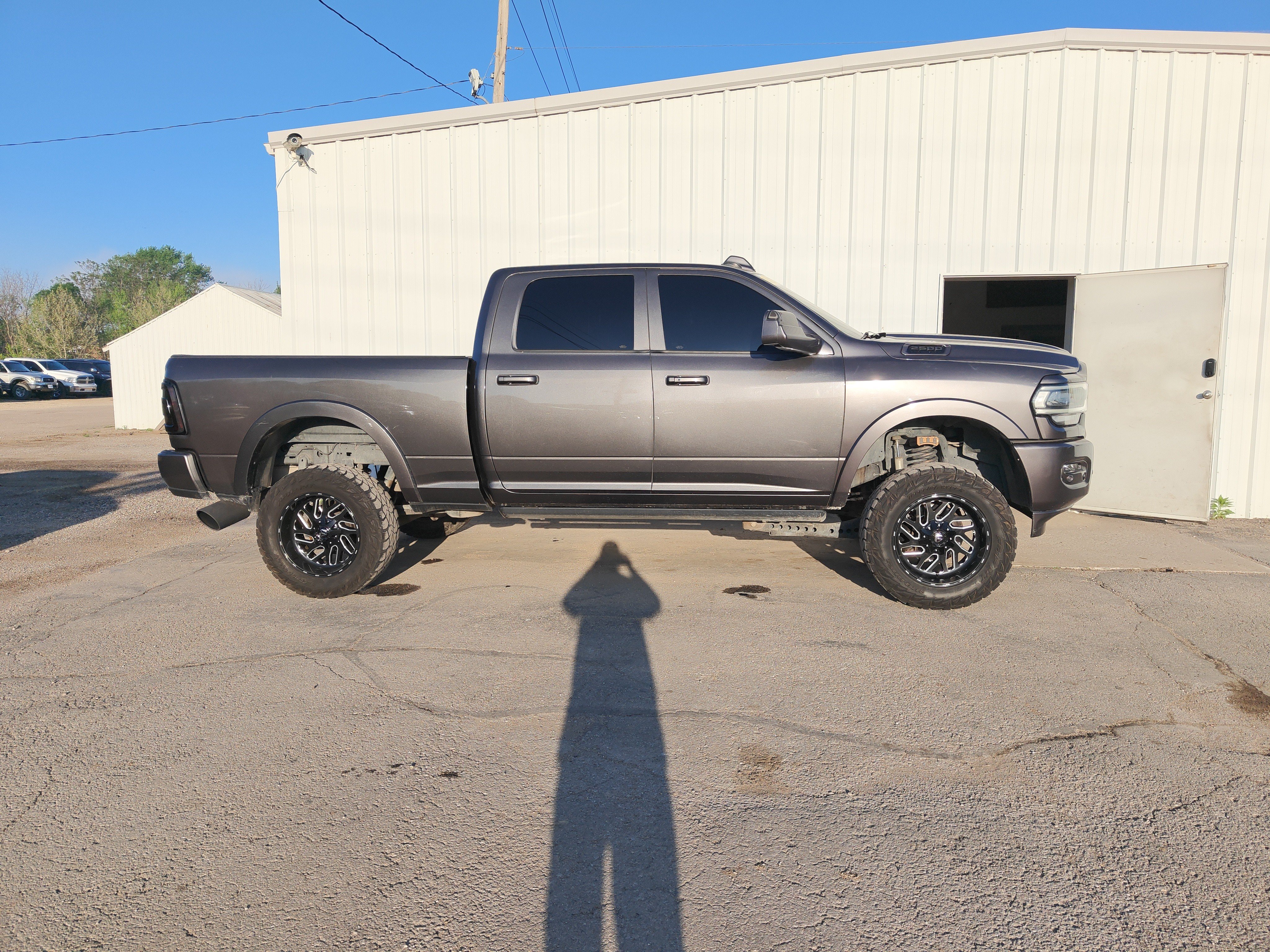 Used 2021 RAM 2500 Laramie AWD/4WD image 1
