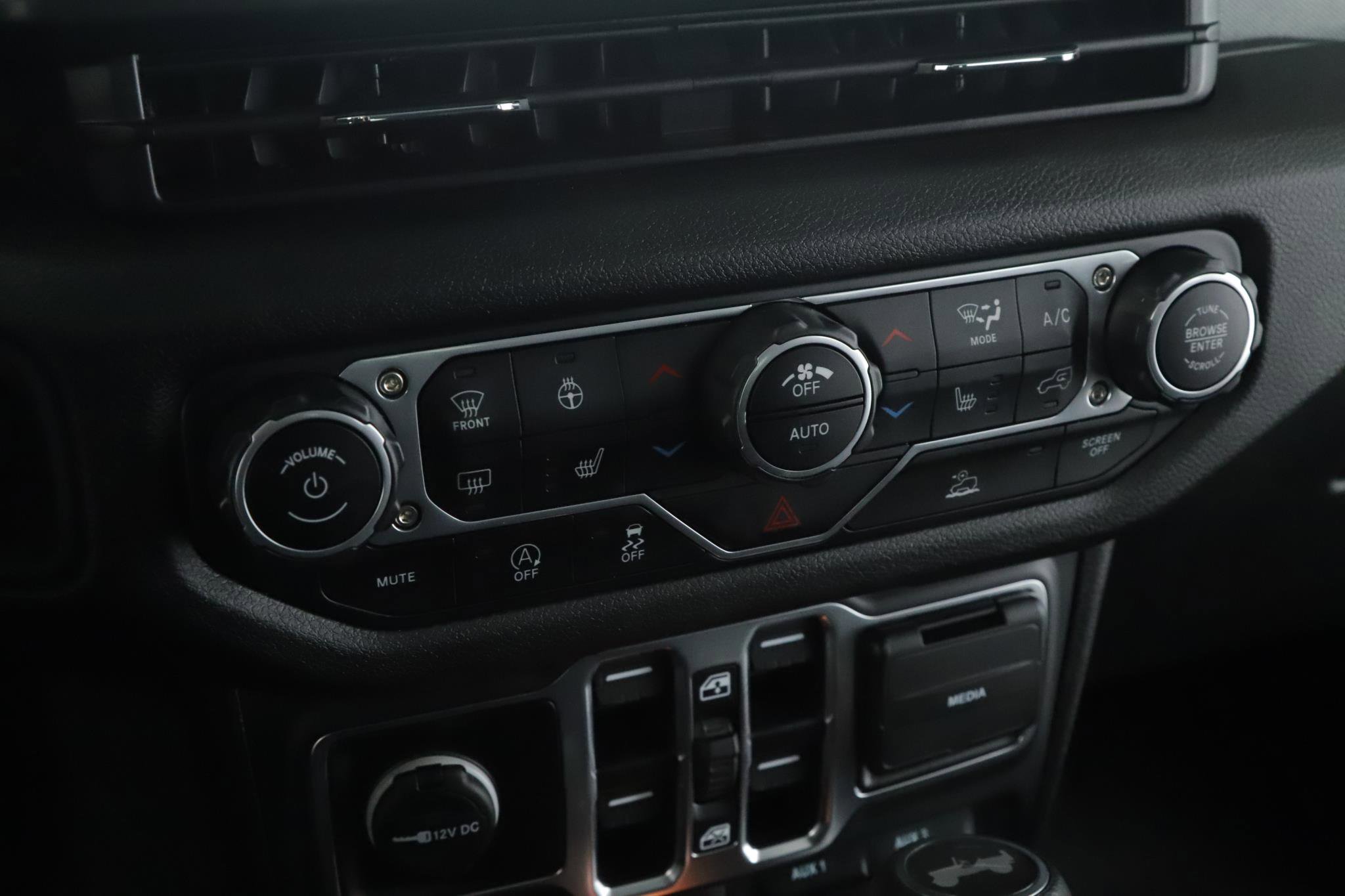 Used 2025 Jeep Wrangler Unlimited Sport image 14