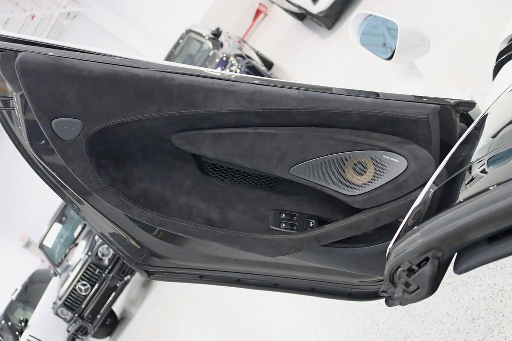 Used 2020 McLaren 600LT Spider RWD image 40