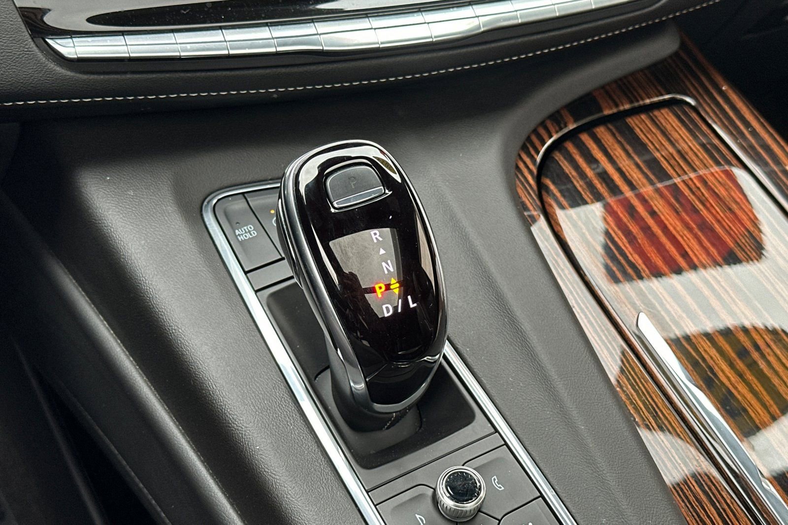 Used 2024 Cadillac Escalade ESV Premium Luxury w/ Performance Package image 31