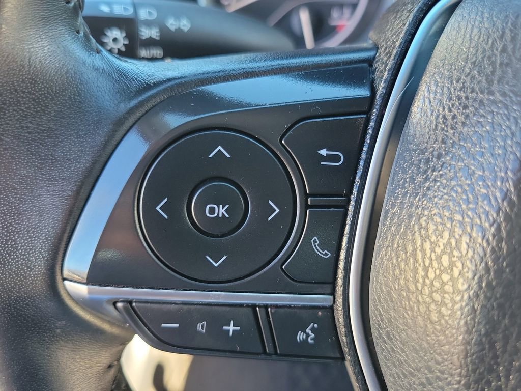 Used 2018 Toyota Camry XLE image 23