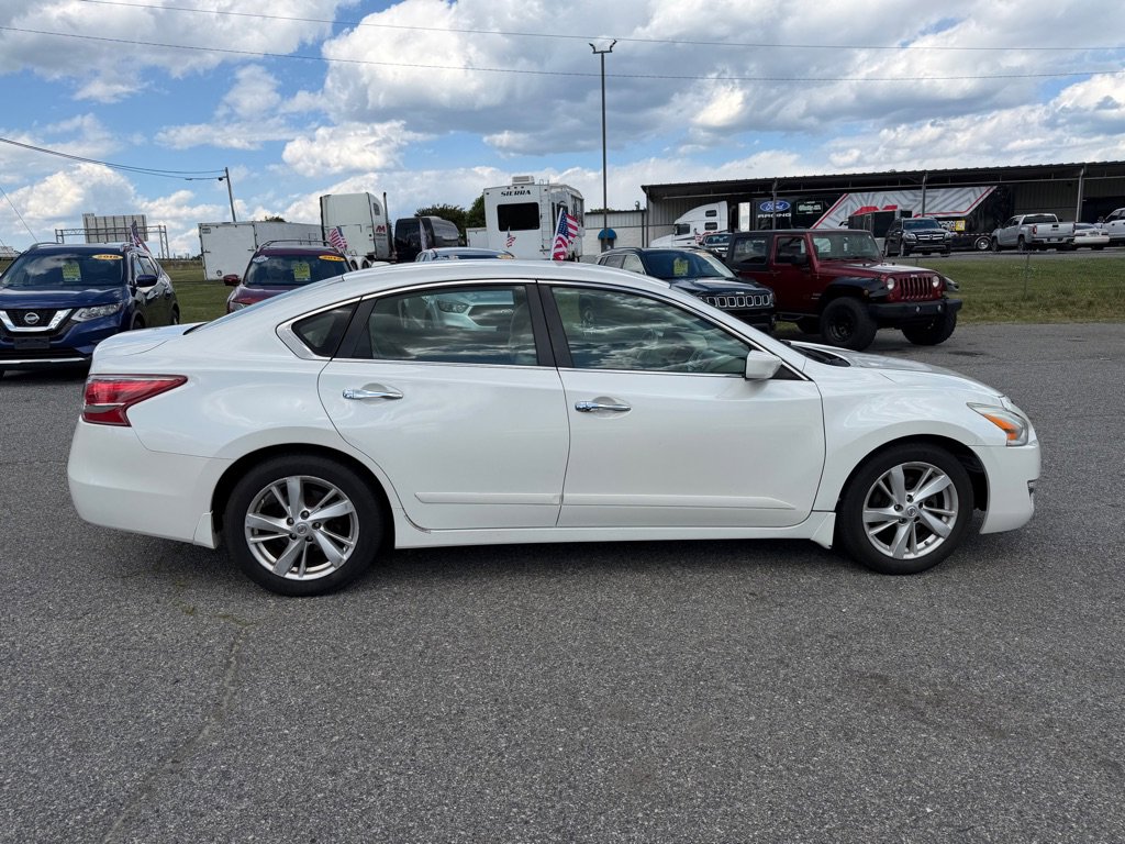 Used 2013 Nissan Altima 2.5 SV FWD image 6