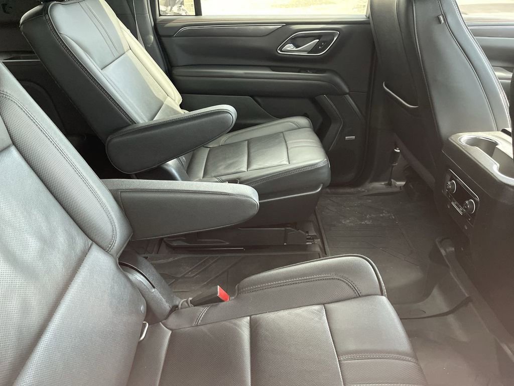 Used 2022 Chevrolet Suburban RST w/ Luxury Package image 10