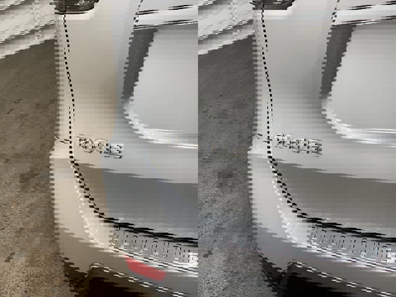 Used 2017 Nissan Rogue SL w/ SL Premium Package image 10