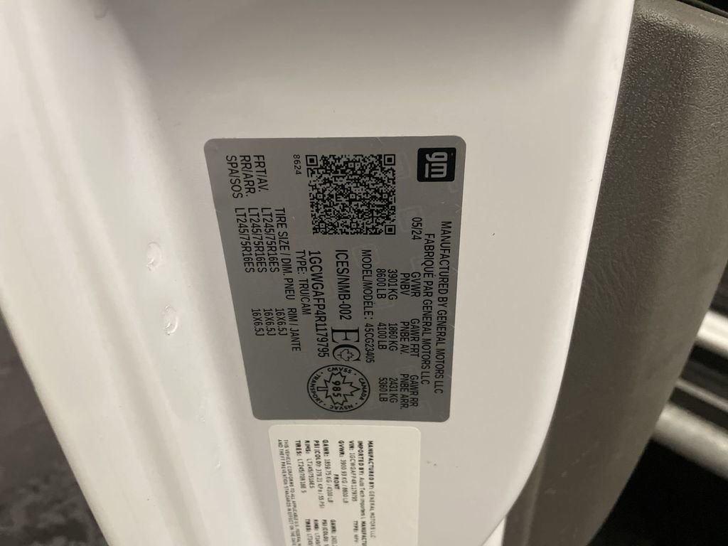 Used 2024 Chevrolet Express 2500 image 24