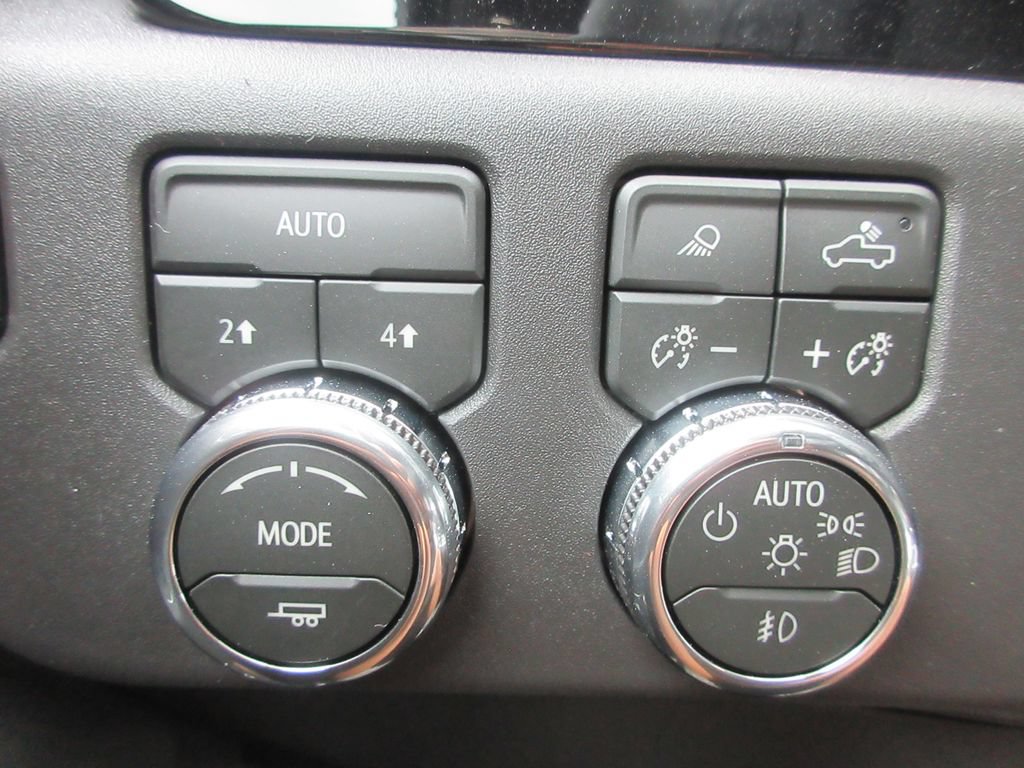 New 2026 GMC Sierra 1500 SLT w/ SLT Premium Package AWD/4WD image 14