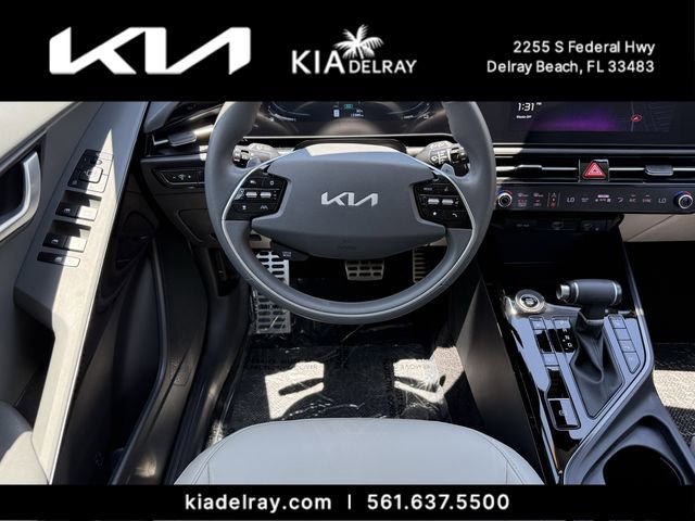 Used 2023 Kia Niro EX Touring FWD image 12