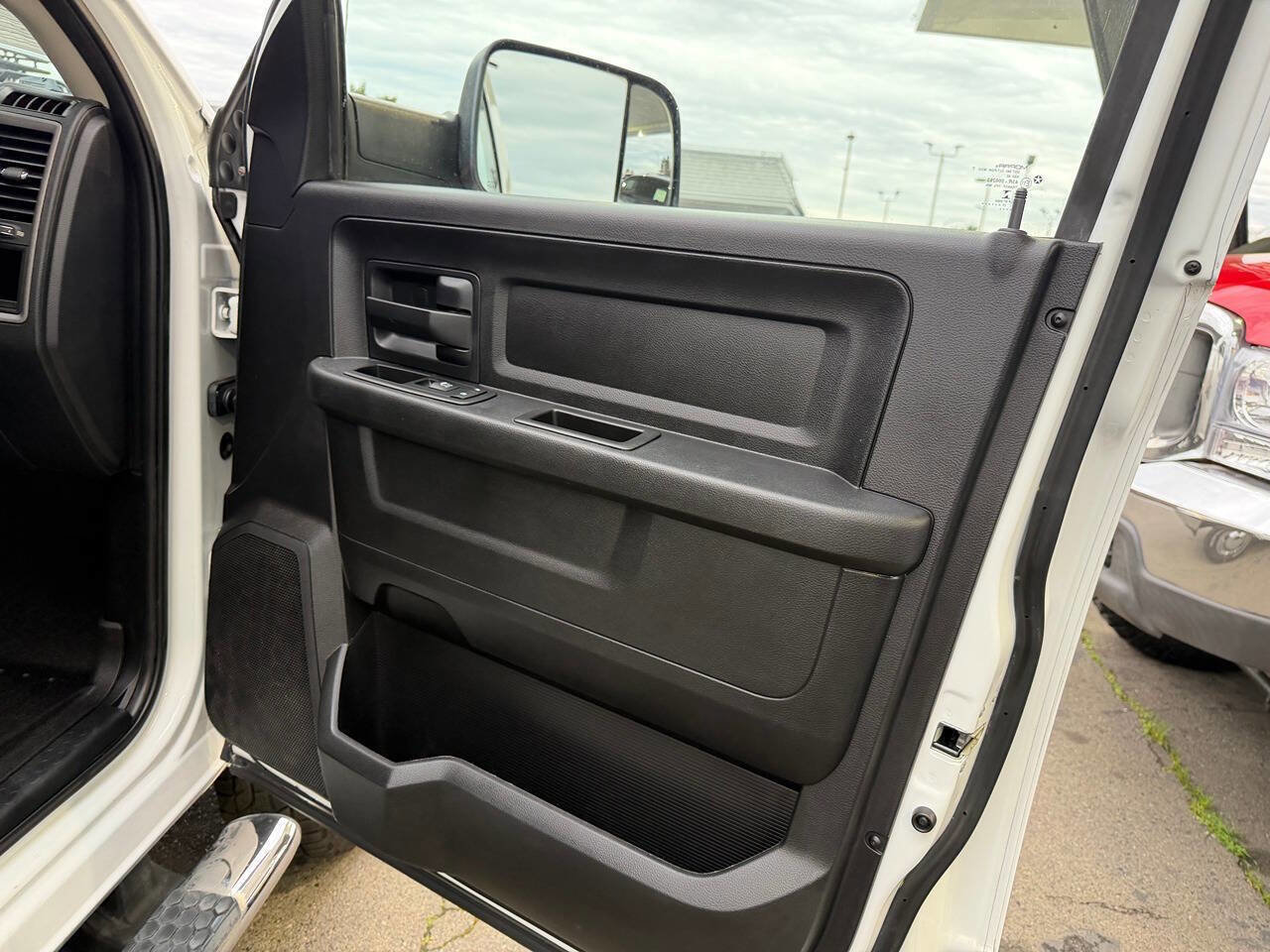 Used 2017 RAM 3500 Tradesman w/ Chrome Appearance Group image 27