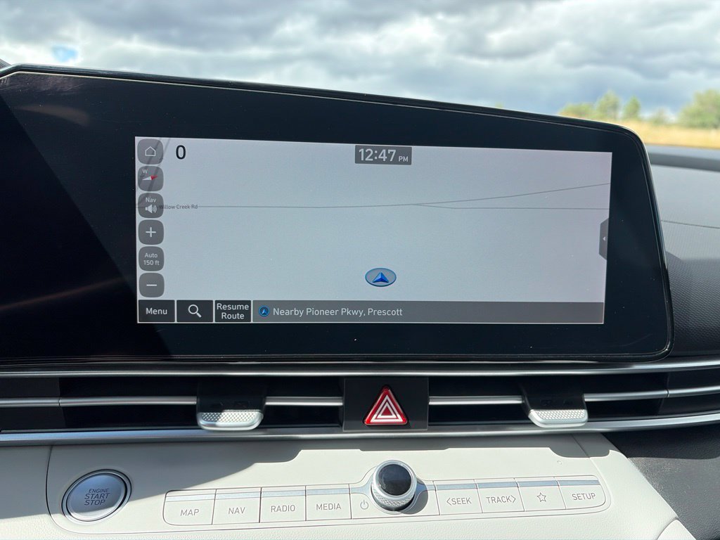 Certified 2025 Hyundai Elantra Limited FWD image 25