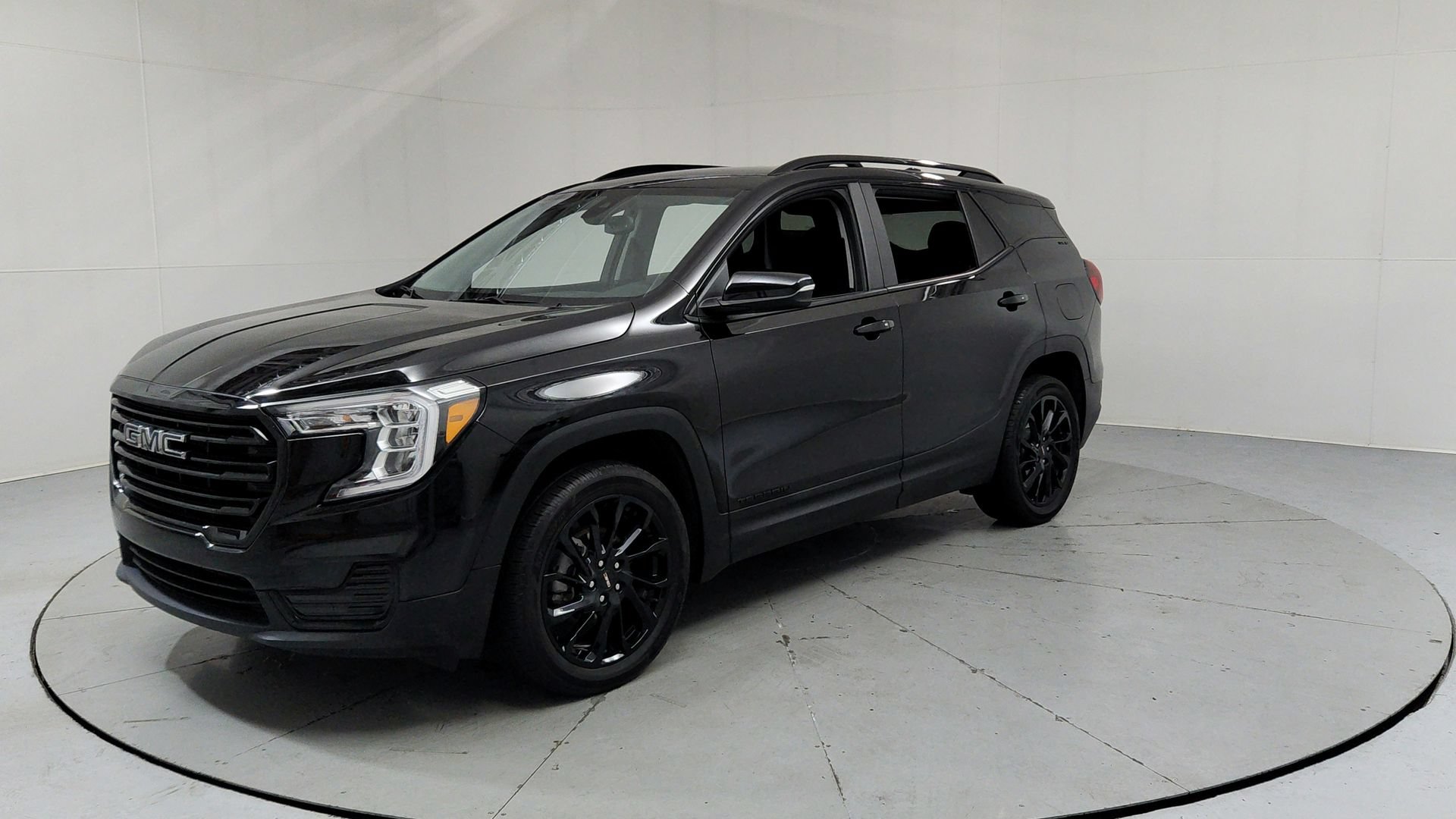 Used 2023 GMC Terrain SLE w/ Driver Convenience Package