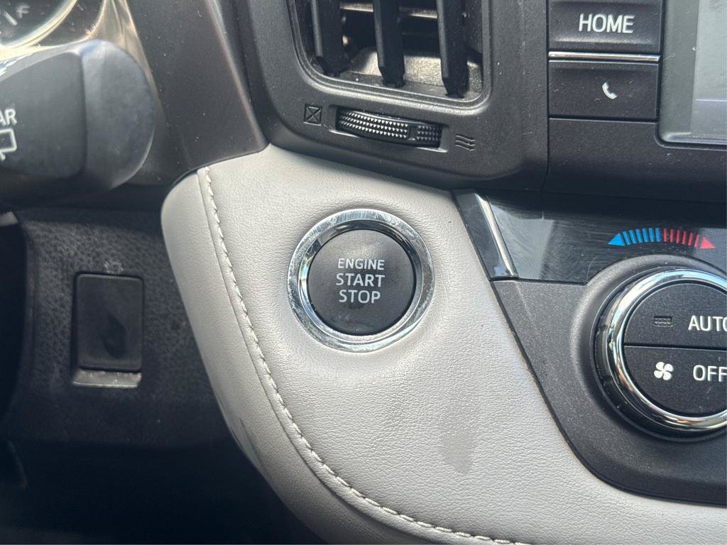 Used 2018 Toyota RAV4 Limited FWD image 24