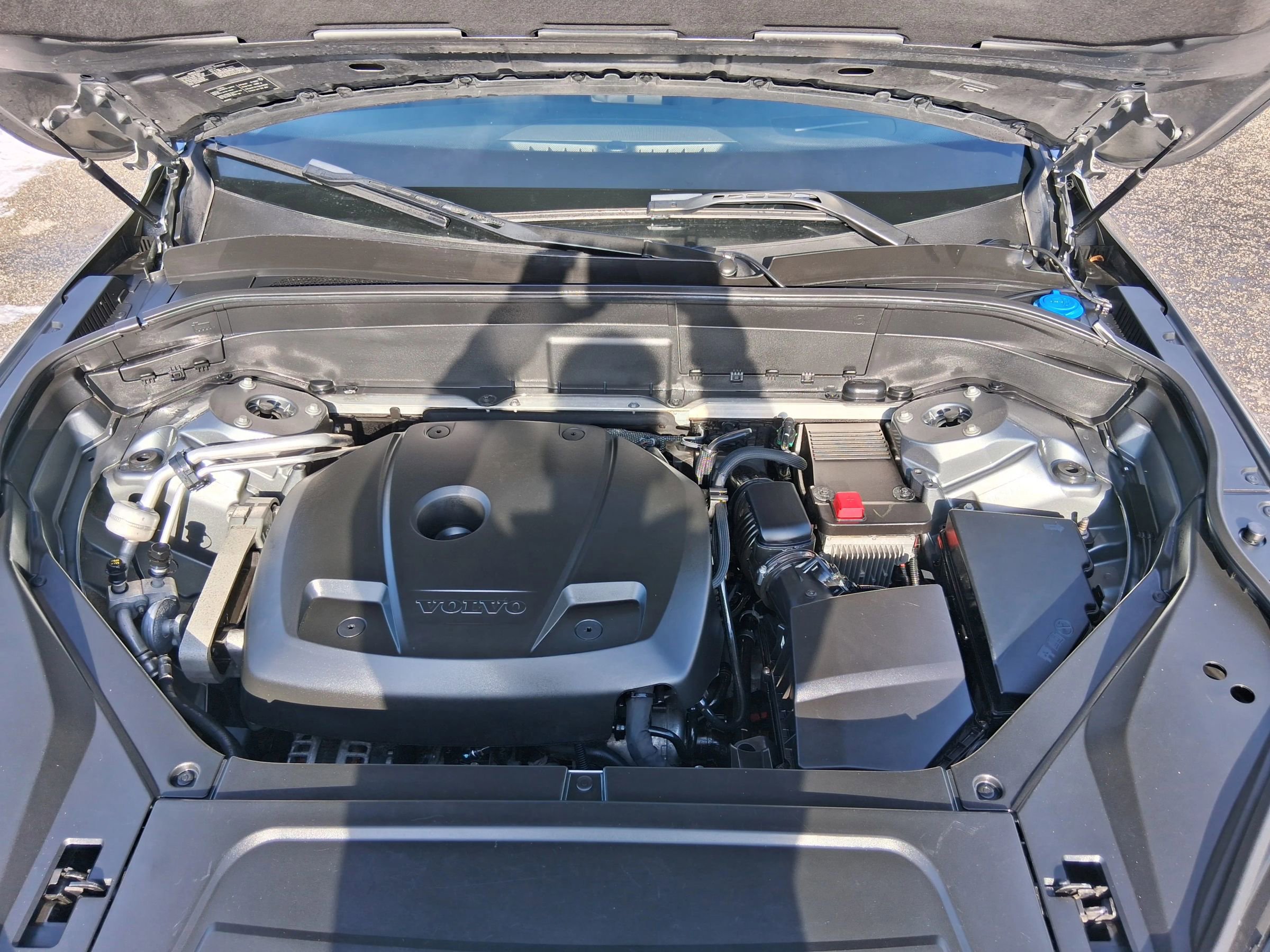 Used 2016 Volvo XC90 T6 Momentum w/ Momentum Plus Package image 26