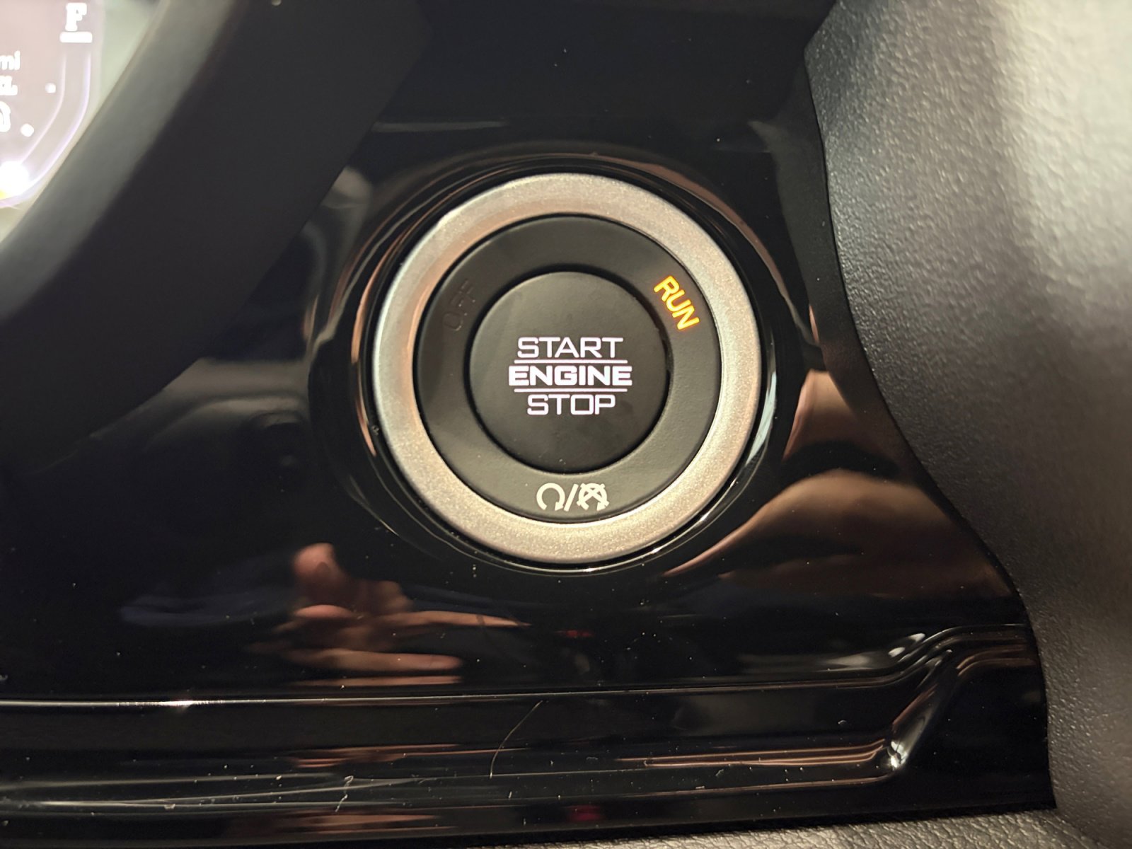 Used 2025 RAM 1500 Laramie w/ Night Edition AWD/4WD image 22