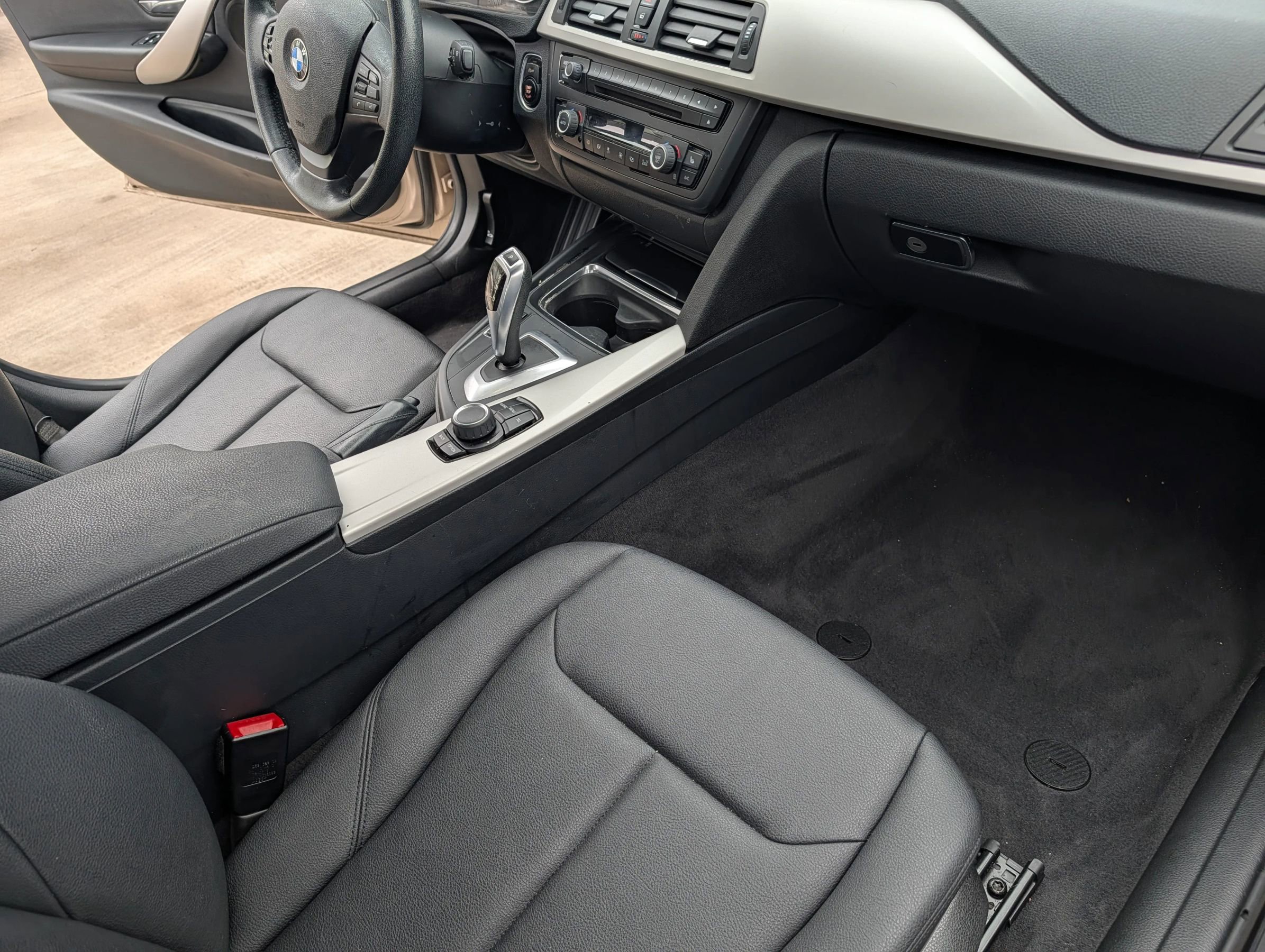 Used 2013 BMW 320i xDrive Sedan image 13