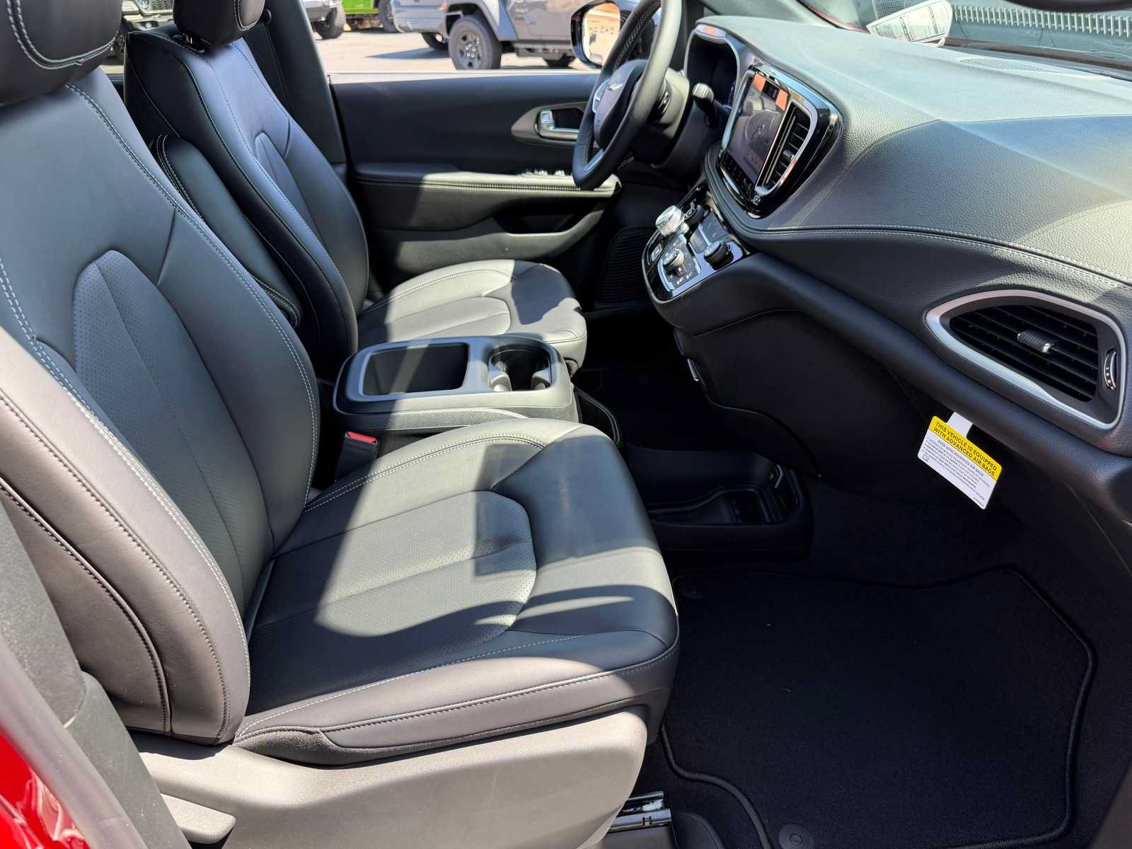 New 2026 Chrysler Pacifica Select AWD/4WD image 21