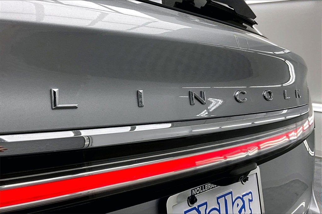 Used 2021 Lincoln Nautilus Reserve w/ Cargo Utility Package image 8