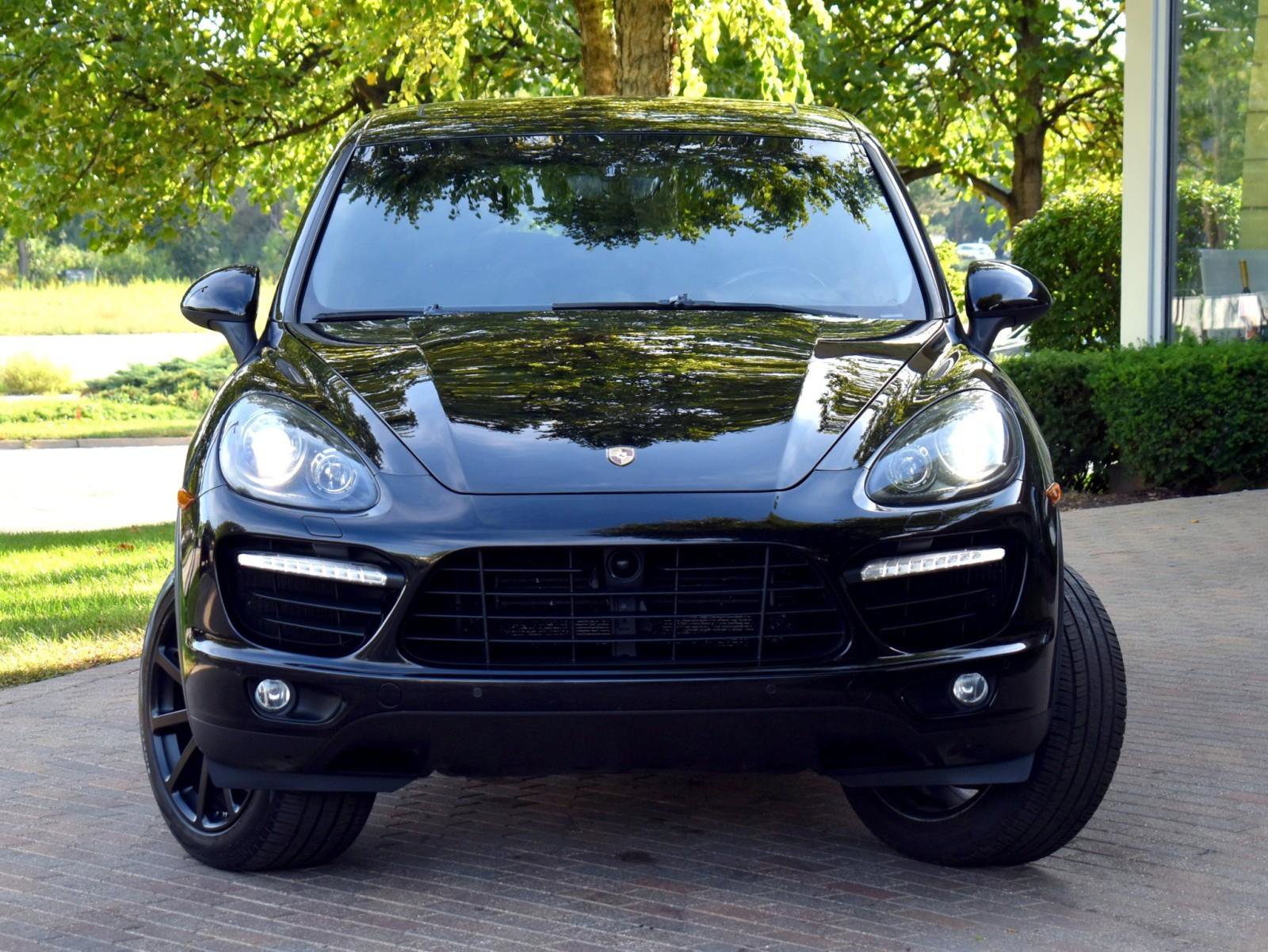 Used 2014 Porsche Cayenne Turbo w/ Comfort Plus Package (PU4) image 6