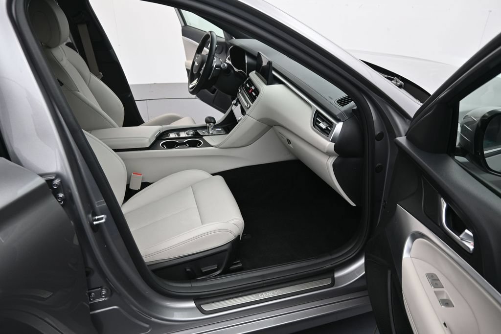 Used 2025 Genesis G70 2.5T RWD image 22