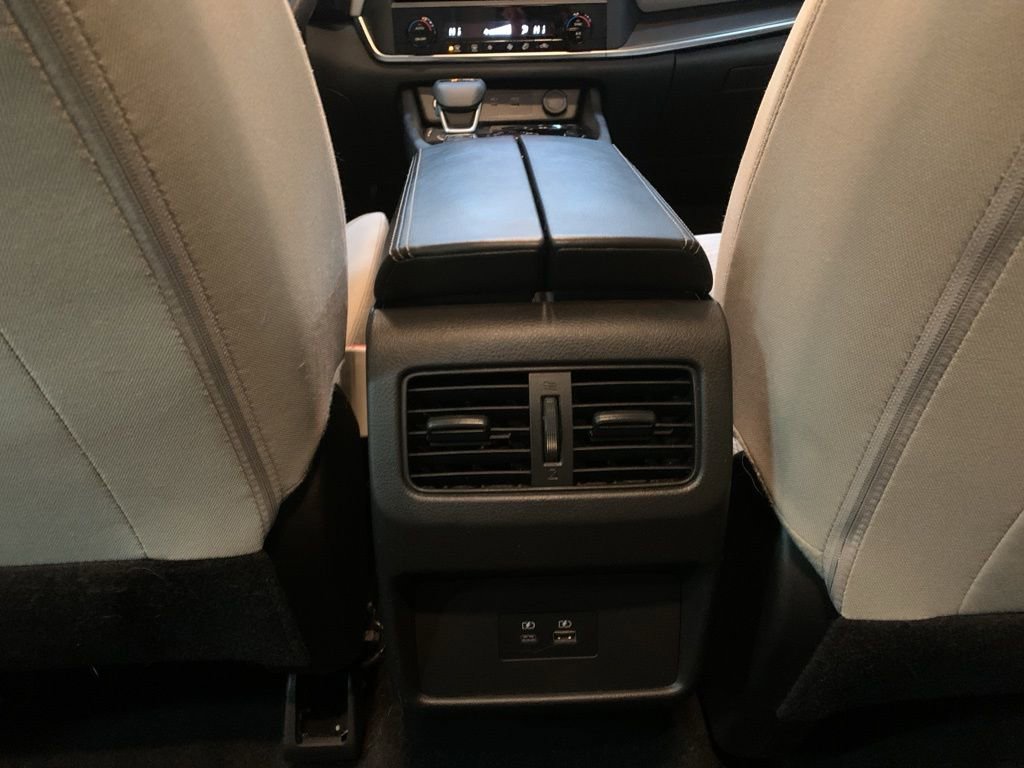 Used 2023 Nissan Rogue SV image 14