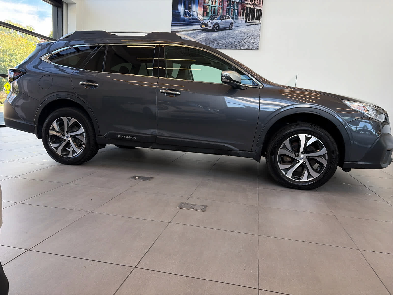 Used 2020 Subaru Outback Touring w/ Popular Package #2 AWD/4WD image 4
